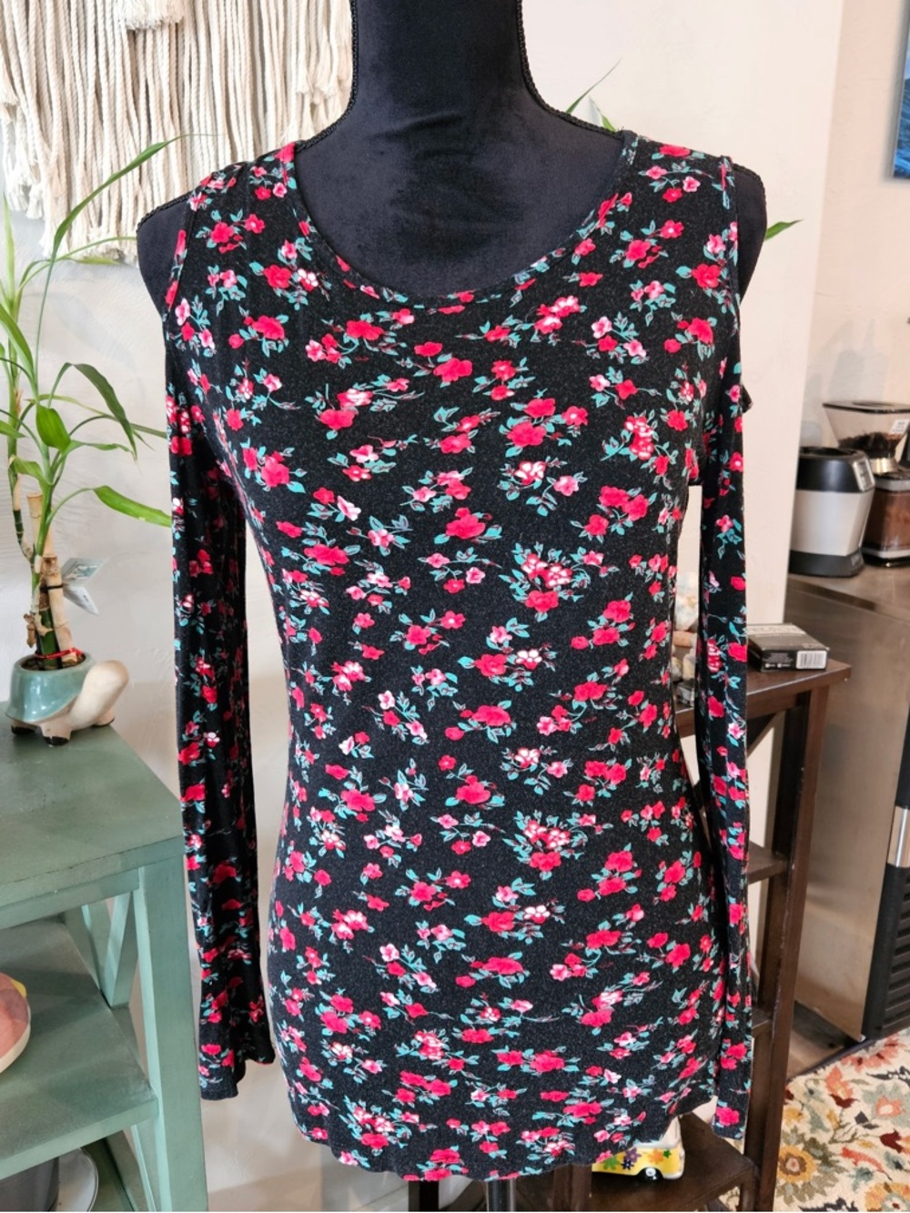 Women’s Black Floral Cold-Shoulder Long Sleeve Blouse